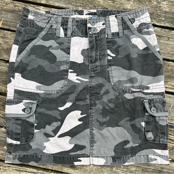 Camo Cargo Mini Skirt - Picture 1 of 2